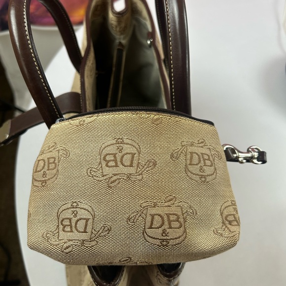 Dooney and Bourke Large shoulder bag - Picture 5 of 17